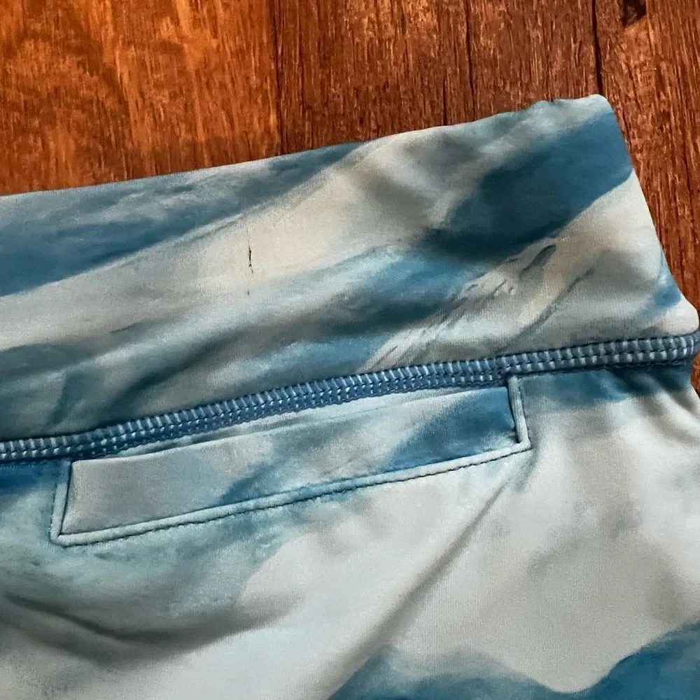 NWT Scales Blue Marble Women's Iconic Skort/Skirt Color Aqua Size Large Athletic